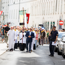 400 Mesnerinnen und Mesner bei österreichweiter Wallfahrt / Erzdiözese Wien/Schönlaub, Stephan Schönlaub 400 Mesnerinnen und Mesner bei österreichweiter Wallfahrt