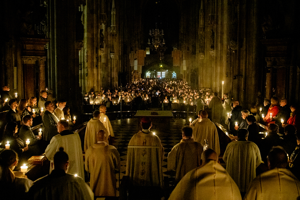 Osternacht / Erzdiözese Wien/ Stephan Schönlaub Osternacht
